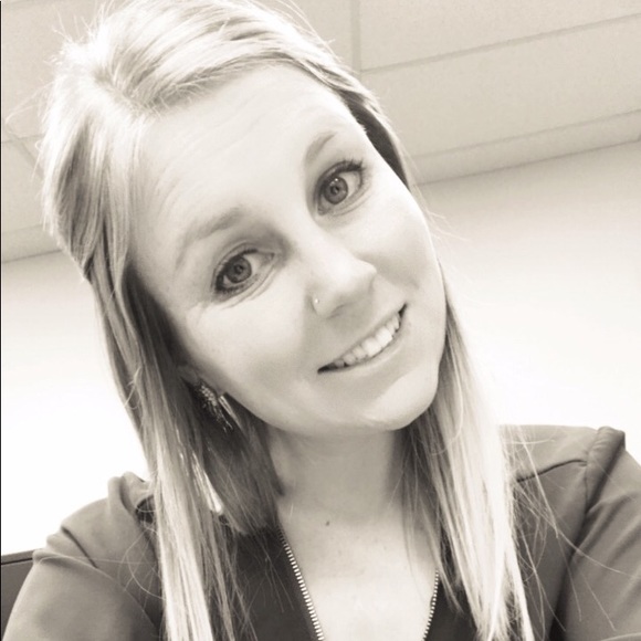 Meet your Posher, Katie - Picture 1 of 1